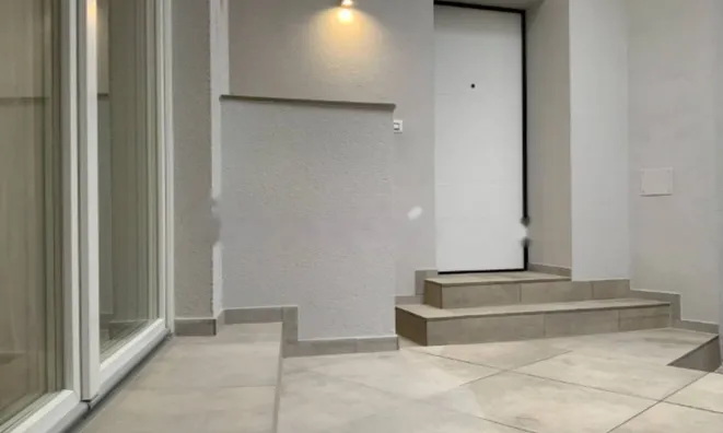 Недвижимость Трёхкомнатная квартира в центре: 2