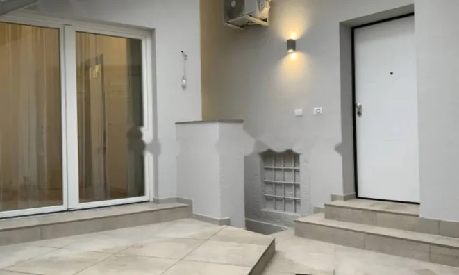 Недвижимость Трёхкомнатная квартира в центре: 3