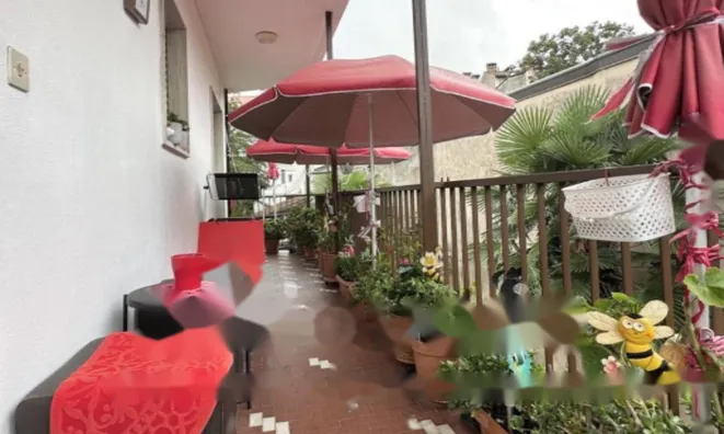 Недвижимость Трехкомнатная квартира, Центр: 1