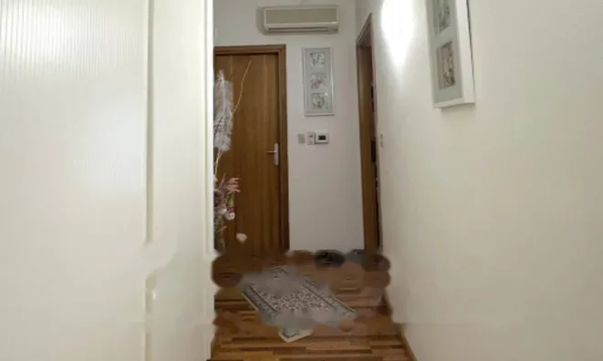 Недвижимость Трехкомнатная квартира, Центр: 10