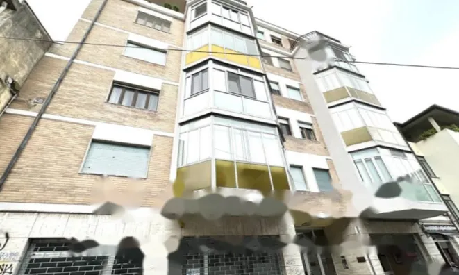 Недвижимость Трехкомнатная квартира, Центр: 19