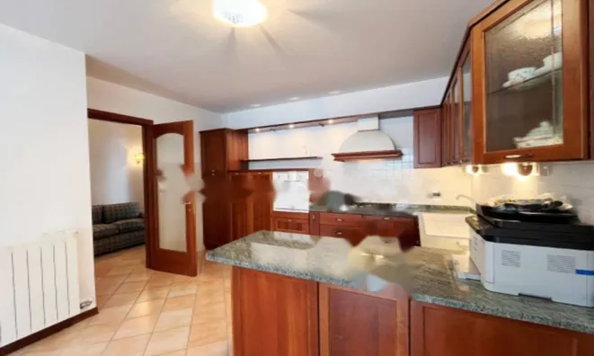 Недвижимость Двухкомнатная квартира в центре: 4