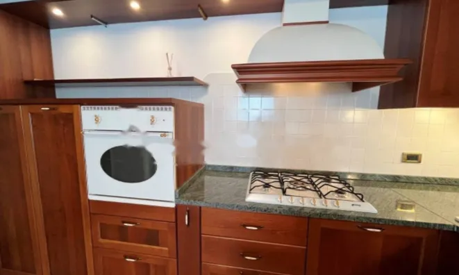 Недвижимость Двухкомнатная квартира в центре: 5