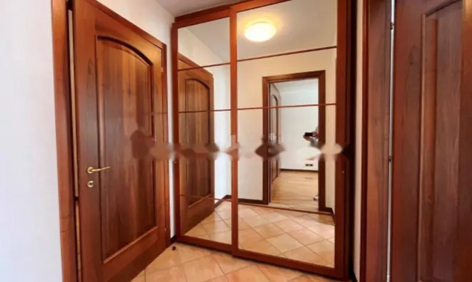 Недвижимость Двухкомнатная квартира в центре: 11