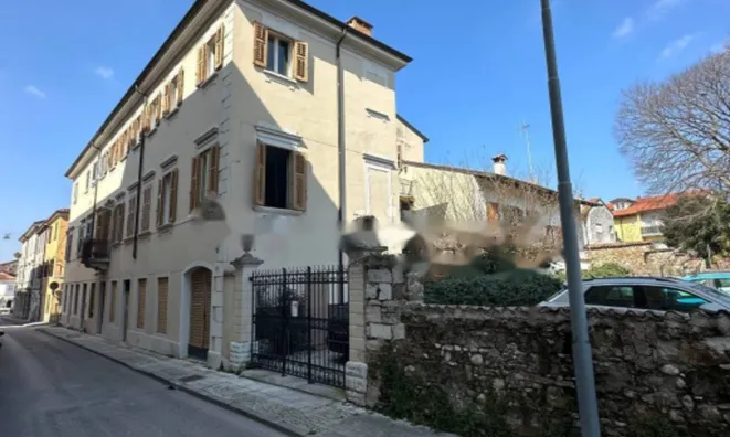 Недвижимость Четырехкомнатная в центре Горизии: 2