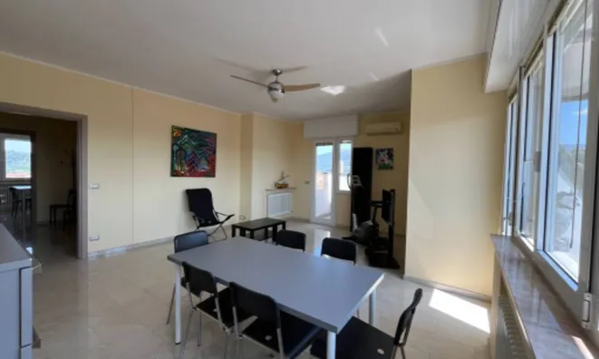 Недвижимость Трёхкомнатная квартира в центре Горизии: 1