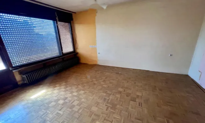 Недвижимость Дом с террасой, Кот: 10