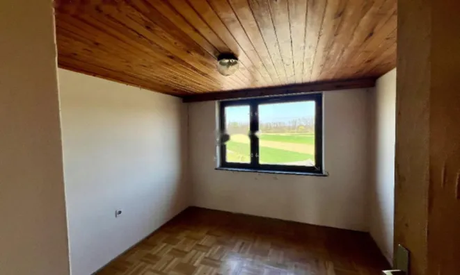 Недвижимость Дом с террасой, Кот: 14