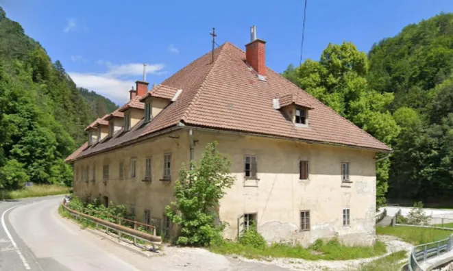 Недвижимость Дом, Чрна-на-Корошкем: 1