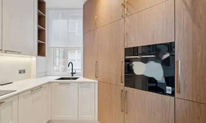 Недвижимость Basil Street: 9