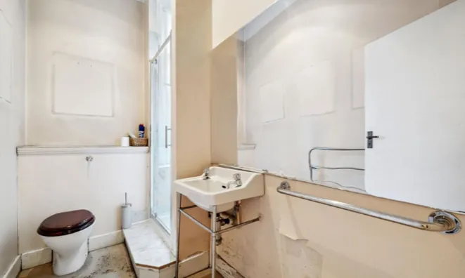 Недвижимость —: 7