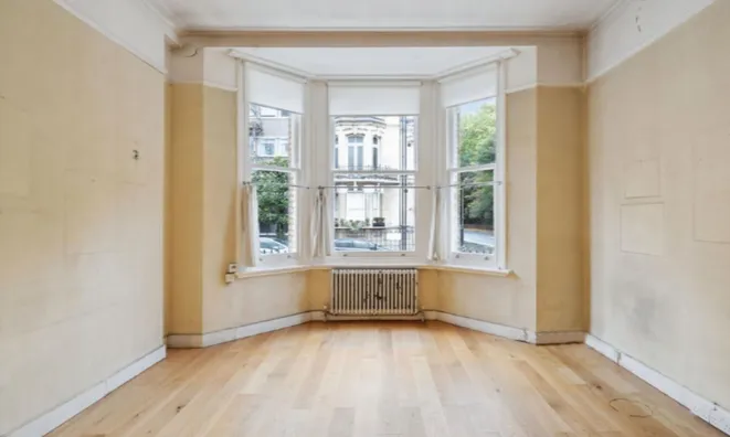 Недвижимость —: 11