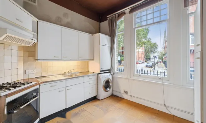 Недвижимость —: 18