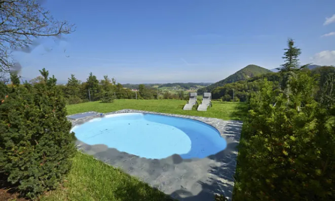 Недвижимость Усадьба на холме в окружении природы.: 3