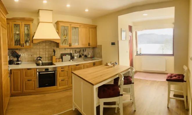 Недвижимость Усадьба на холме в окружении природы.: 12