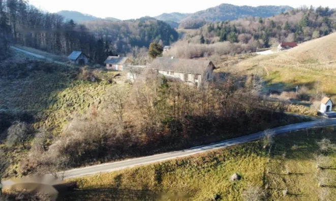 Недвижимость Владение, ферма Златече: 2