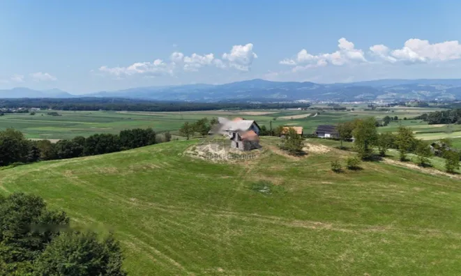 Недвижимость Усадьба, ферма Словенска Бистрица, окрестности.: 1