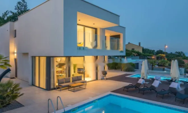 Недвижимость Семейный дом 183 м², нов.: 18