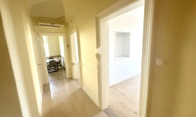 Недвижимость Двухкомнатная квартира, центр: 13