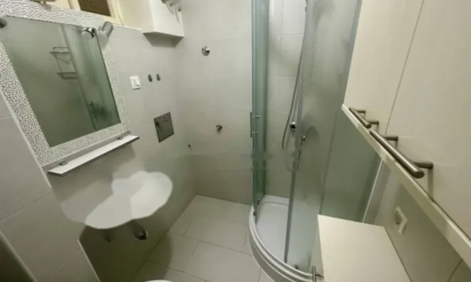 Недвижимость Двухкомнатная квартира, центр: 17