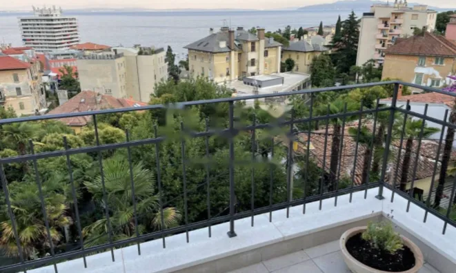 Недвижимость Четырёхкомнатная квартира в центре Опатии: 17