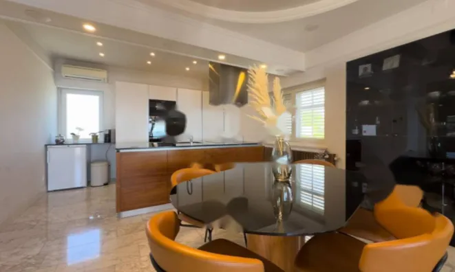 Недвижимость Квартира в Опатии на втором этаже: 1