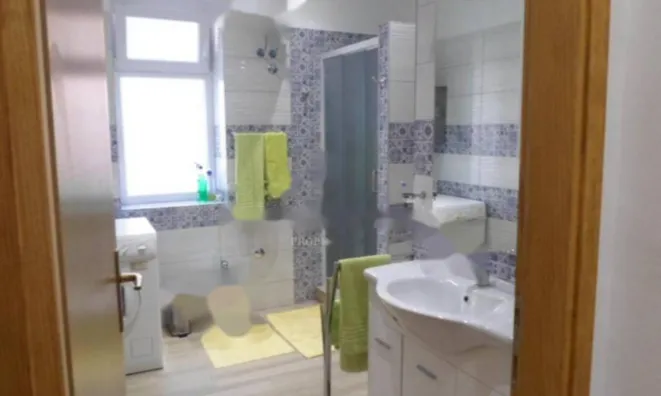 Недвижимость Трехкомнатная квартира Центр: 21