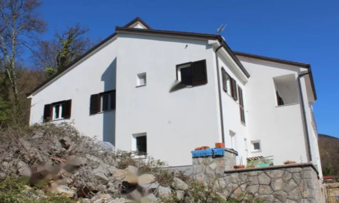 Недвижимость Семейный дом Вепринац: 2