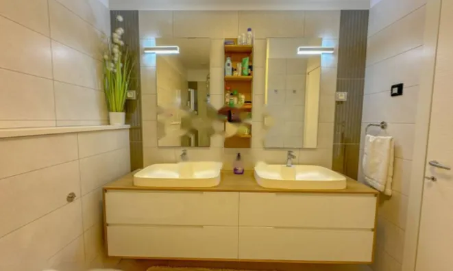 Недвижимость Четырехкомнатная квартира,Ичичи: 24