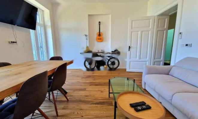 Недвижимость Четырехкомнатная квартира, Центр: 1