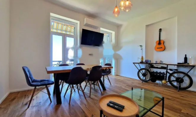 Недвижимость Четырехкомнатная квартира, Центр: 3