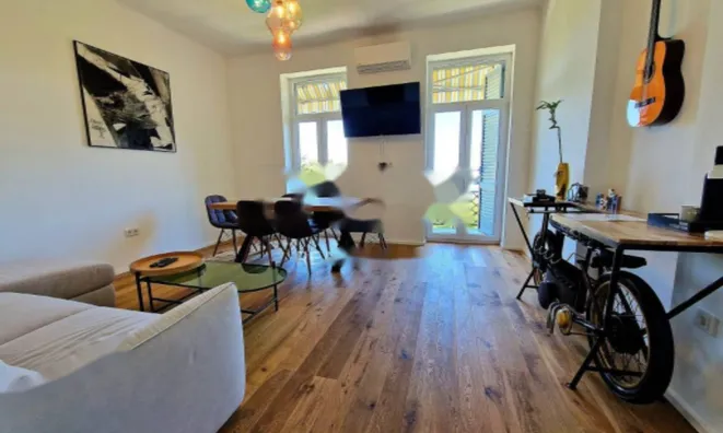 Недвижимость Четырехкомнатная квартира, Центр: 6