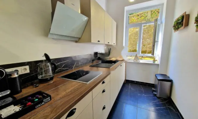 Недвижимость Четырехкомнатная квартира, Центр: 7