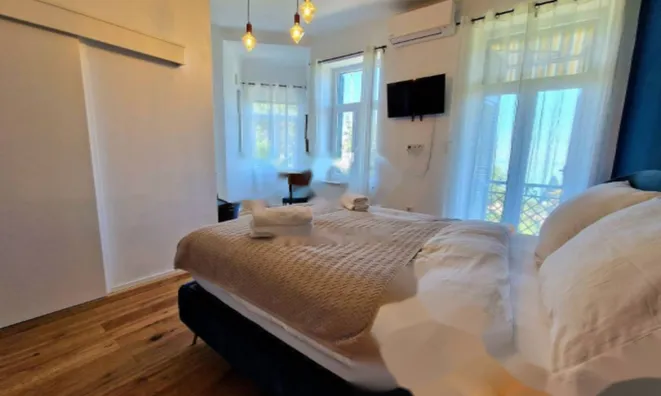 Недвижимость Четырехкомнатная квартира, Центр: 11