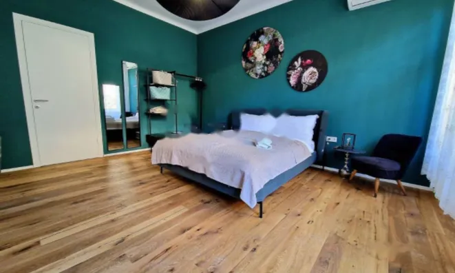 Недвижимость Четырехкомнатная квартира, Центр: 14