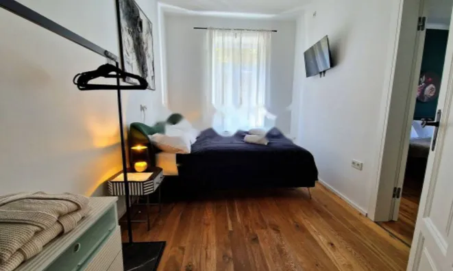 Недвижимость Четырехкомнатная квартира, Центр: 18