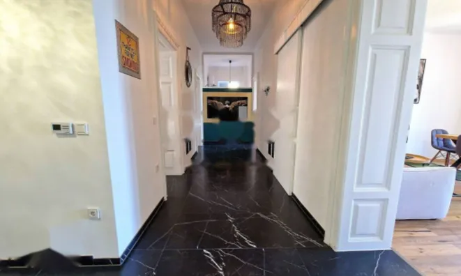 Недвижимость Четырехкомнатная квартира, Центр: 22