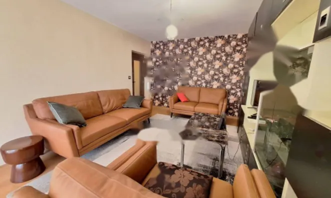 Недвижимость Четырёхкомнатная квартира Побри: 2