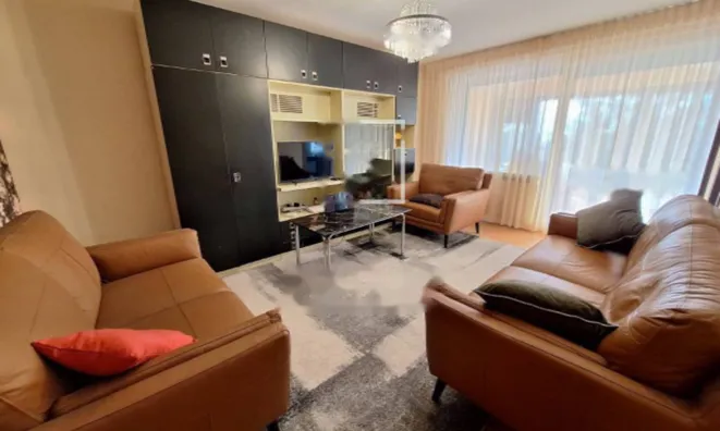 Недвижимость Четырёхкомнатная квартира Побри: 3