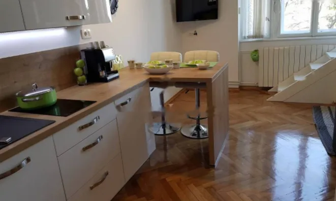 Недвижимость Трехкомнатная квартира в центре Опатии: 19