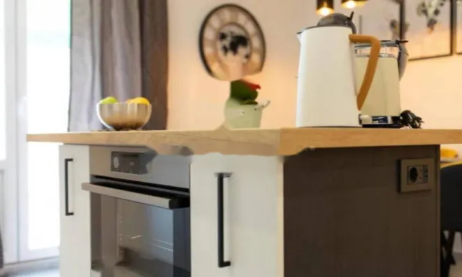 Недвижимость Двухкомнатная квартира в центре: 11