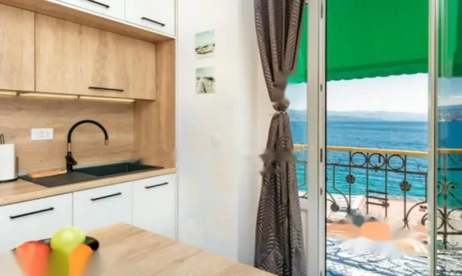 Недвижимость Двухкомнатная квартира в центре: 13