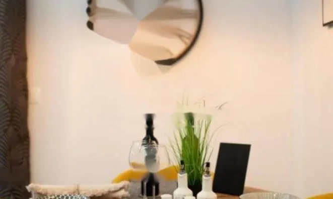 Недвижимость Двухкомнатная квартира в центре: 17