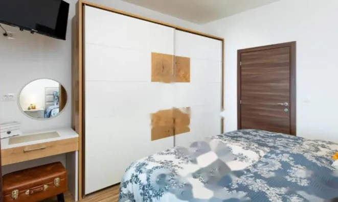 Недвижимость Двухкомнатная квартира в центре: 18