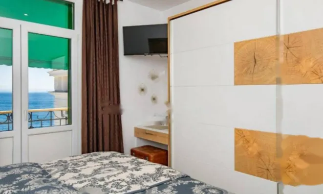 Недвижимость Двухкомнатная квартира в центре: 19