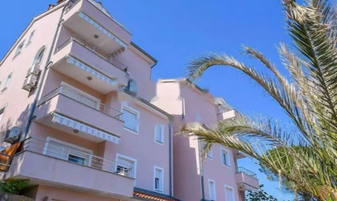 Недвижимость Четырехкомнатная квартира Центр: 1