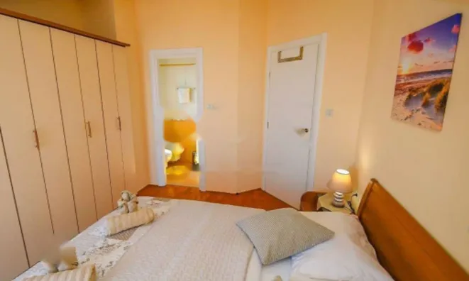 Недвижимость Четырехкомнатная квартира Центр: 3