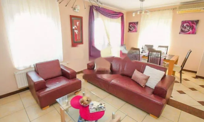 Недвижимость Четырехкомнатная квартира Центр: 12