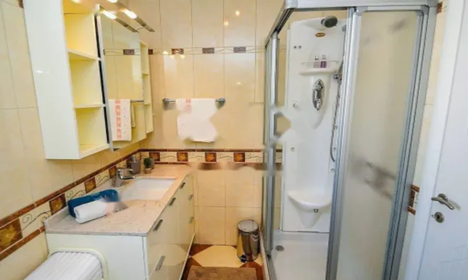 Недвижимость Четырехкомнатная квартира Центр: 18