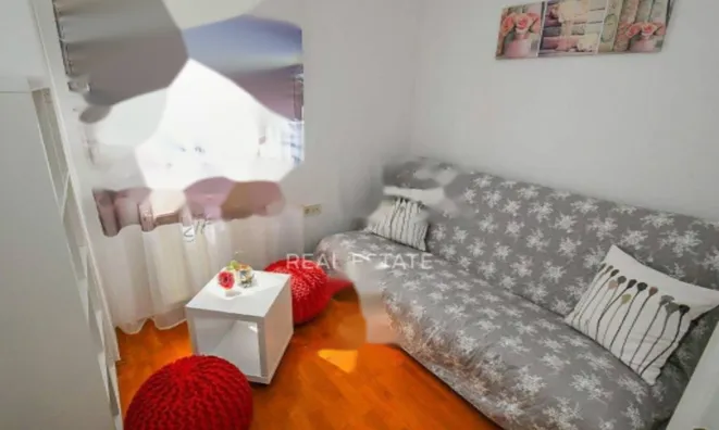 Недвижимость Четырехкомнатная квартира Центр: 20